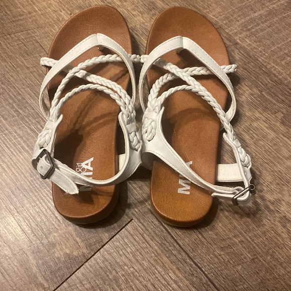 MIA girl white sandals size 12 - Picture 4 of 9